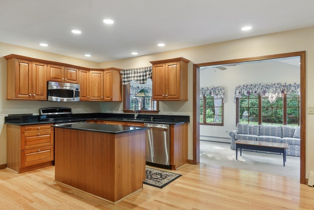 43 Oak Circle Princeton, MA 01541 - Photo 13 of 42