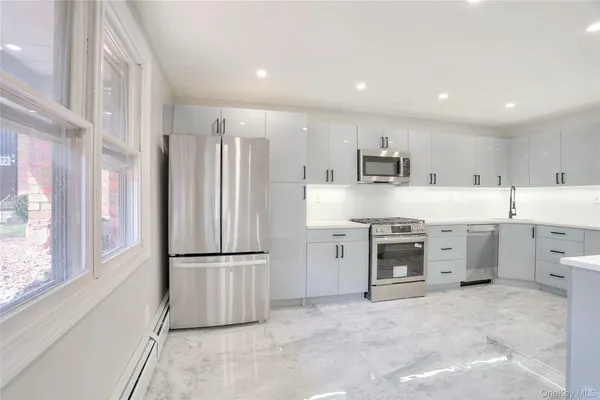 $559,000 | 170 Kearsing Parkway, Unit B, Monsey, NY 10952