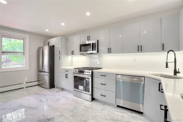 $559,000 | 170 Kearsing Parkway, Unit B, Monsey, NY 10952