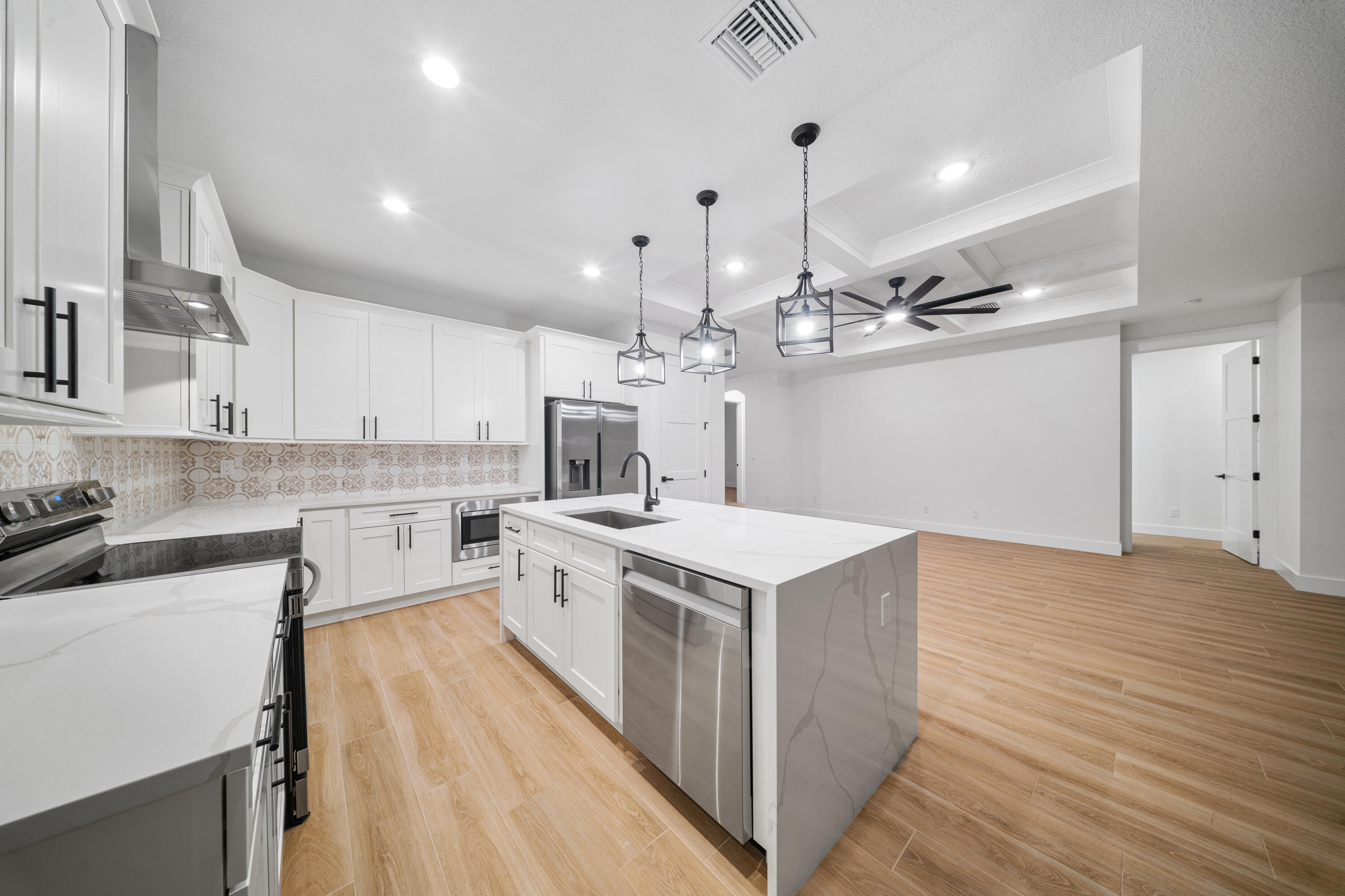 10619 Sugar Pine Drive Fort Pierce, FL 34945 - Photo 5 of 44 kitchen