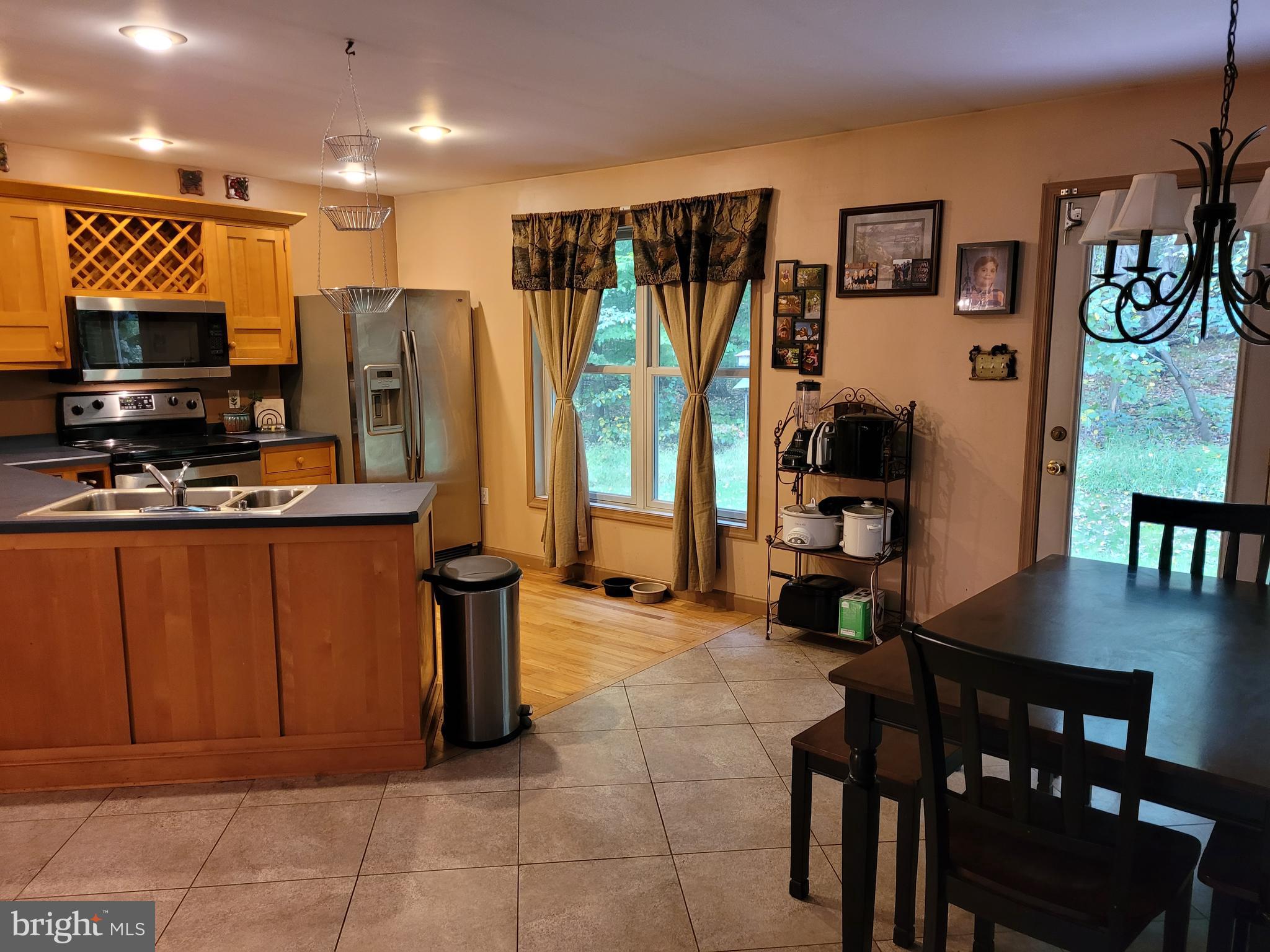 24 Cardinal Road Pine Grove, PA 17963 - Photo 8 of 20 Kitchen-Dining Room View