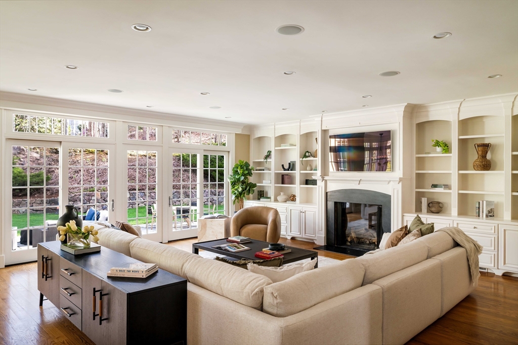 151 Hampshire Road Wellesley, MA 02481 - Photo 14 of 39