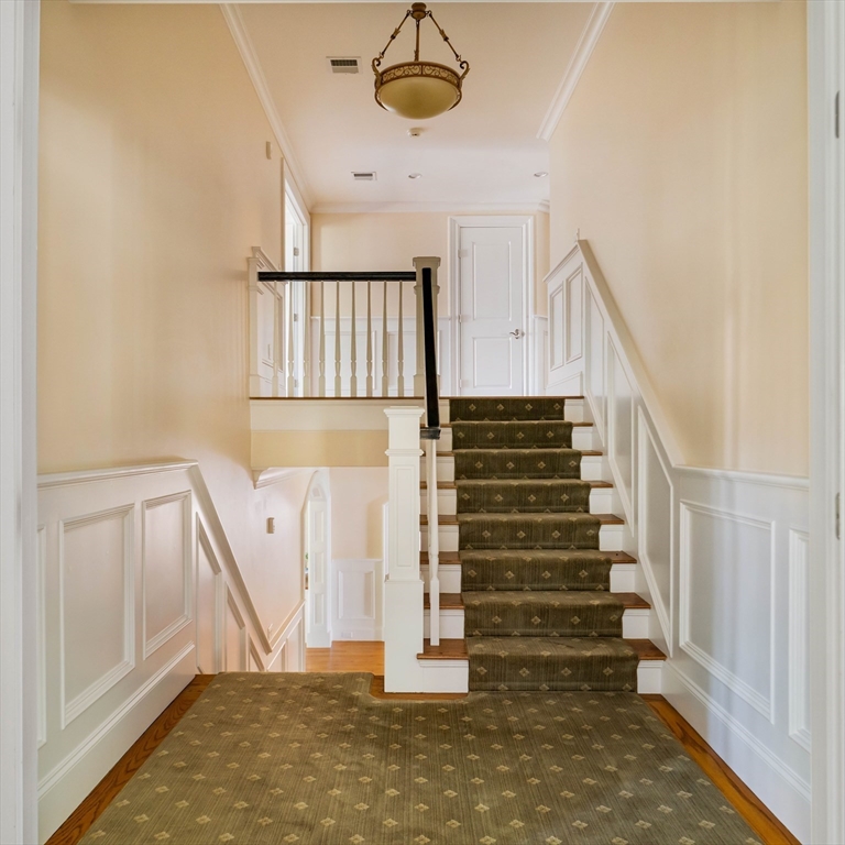 151 Hampshire Road Wellesley, MA 02481 - Photo 18 of 39