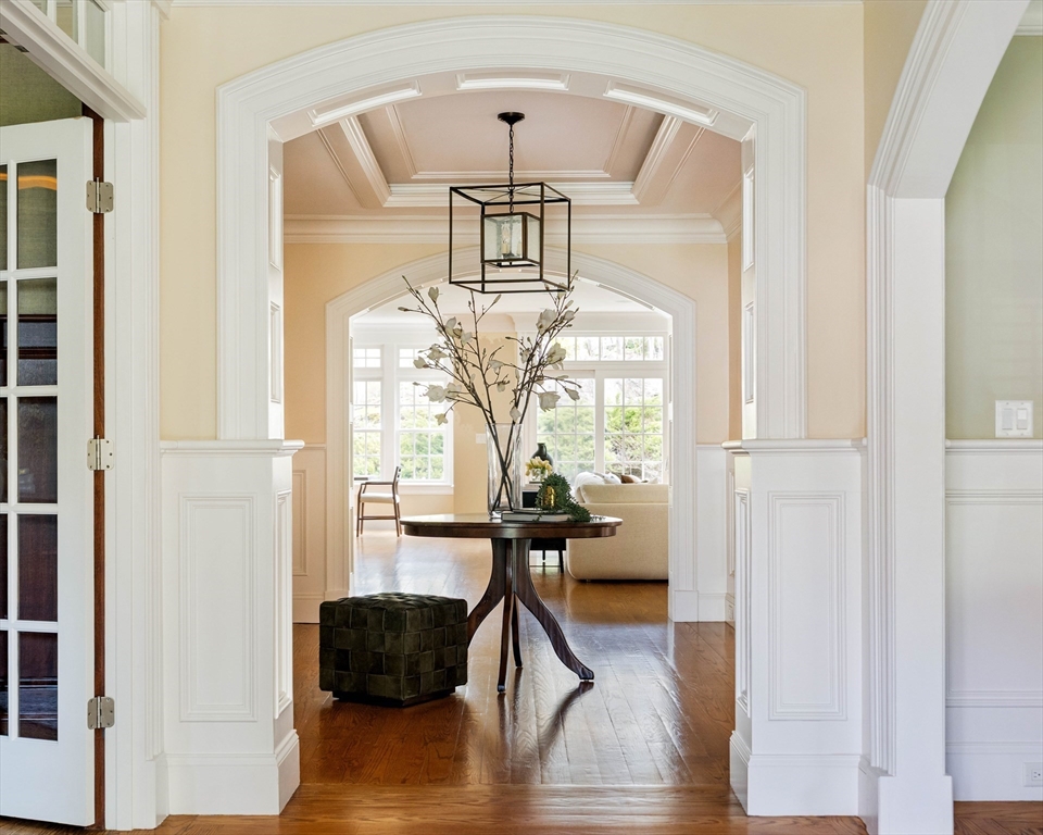 151 Hampshire Road Wellesley, MA 02481 - Photo 3 of 39