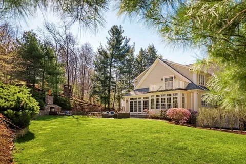 $4,100,000 | 151 Hampshire Road, Wellesley, MA 02481