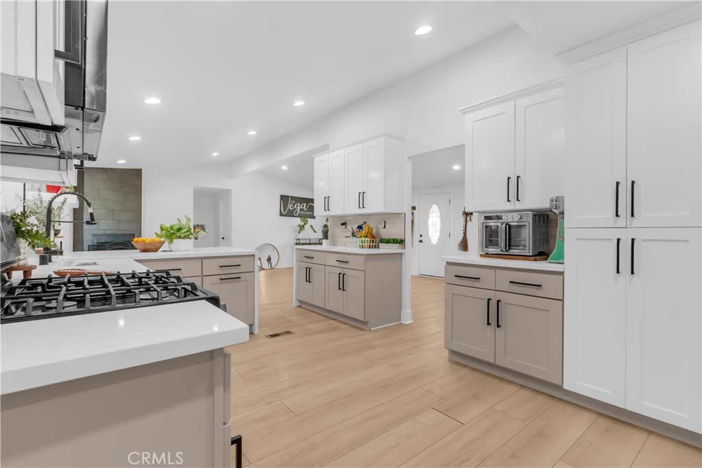 9888 Trinity Road Oak Hills, CA 92344 - Photo 11 of 51