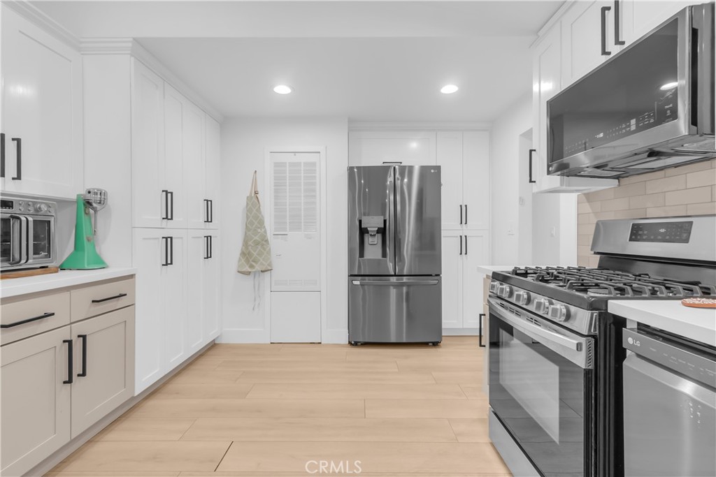 9888 Trinity Road Oak Hills, CA 92344 - Photo 17 of 51