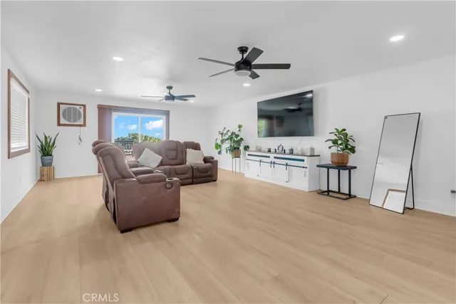 $515,000 | 9888 Trinity Road, Oak Hills, CA 92344