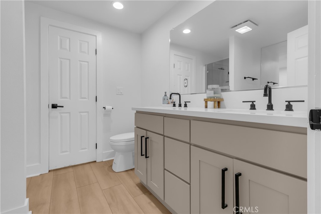 9888 Trinity Road Oak Hills, CA 92344 - Photo 32 of 51 Bathroom # 2