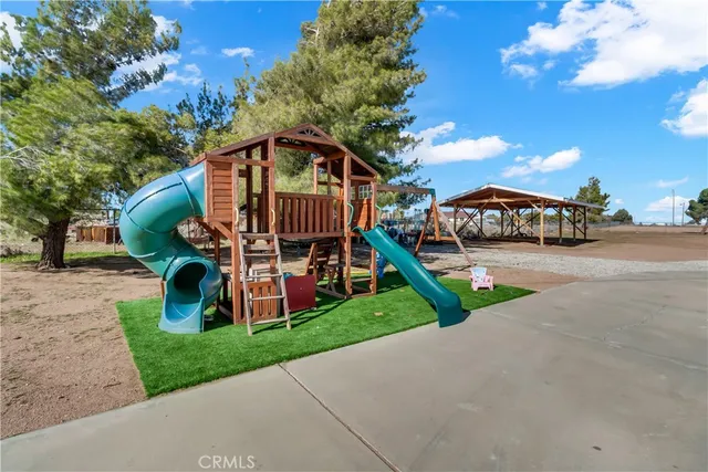 $515,000 | 9888 Trinity Road, Oak Hills, CA 92344