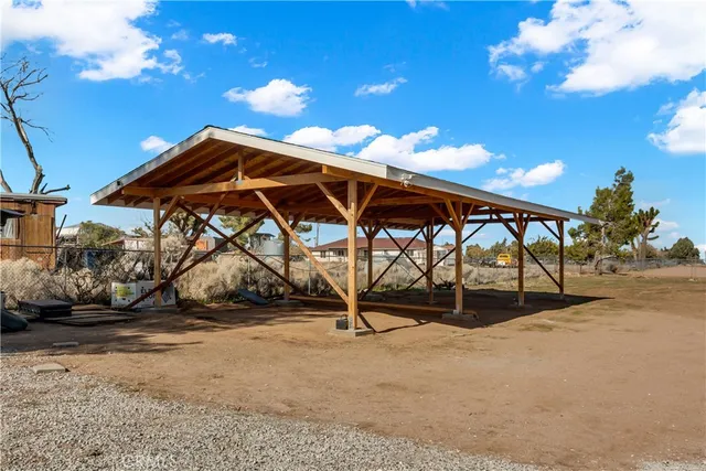 $515,000 | 9888 Trinity Road, Oak Hills, CA 92344