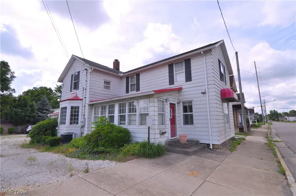 $179,900 | 25 31st Street Southwest, Barberton, OH 44203