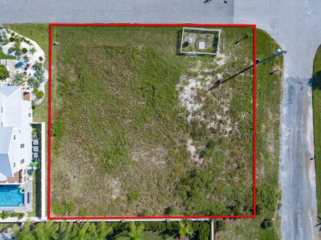 a view of an outdoor space