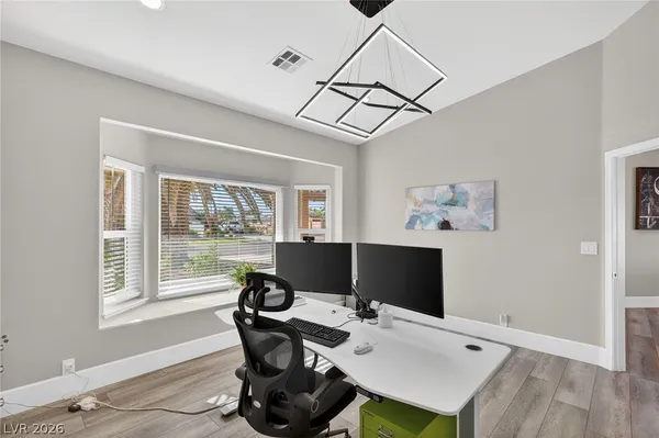 $8,000 | 363 East Robindale Road, Las Vegas, NV 89123