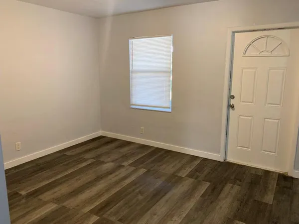 $2,085 | 600 Northeast 46th Court, Unit 4, Oakland Park, FL 33334