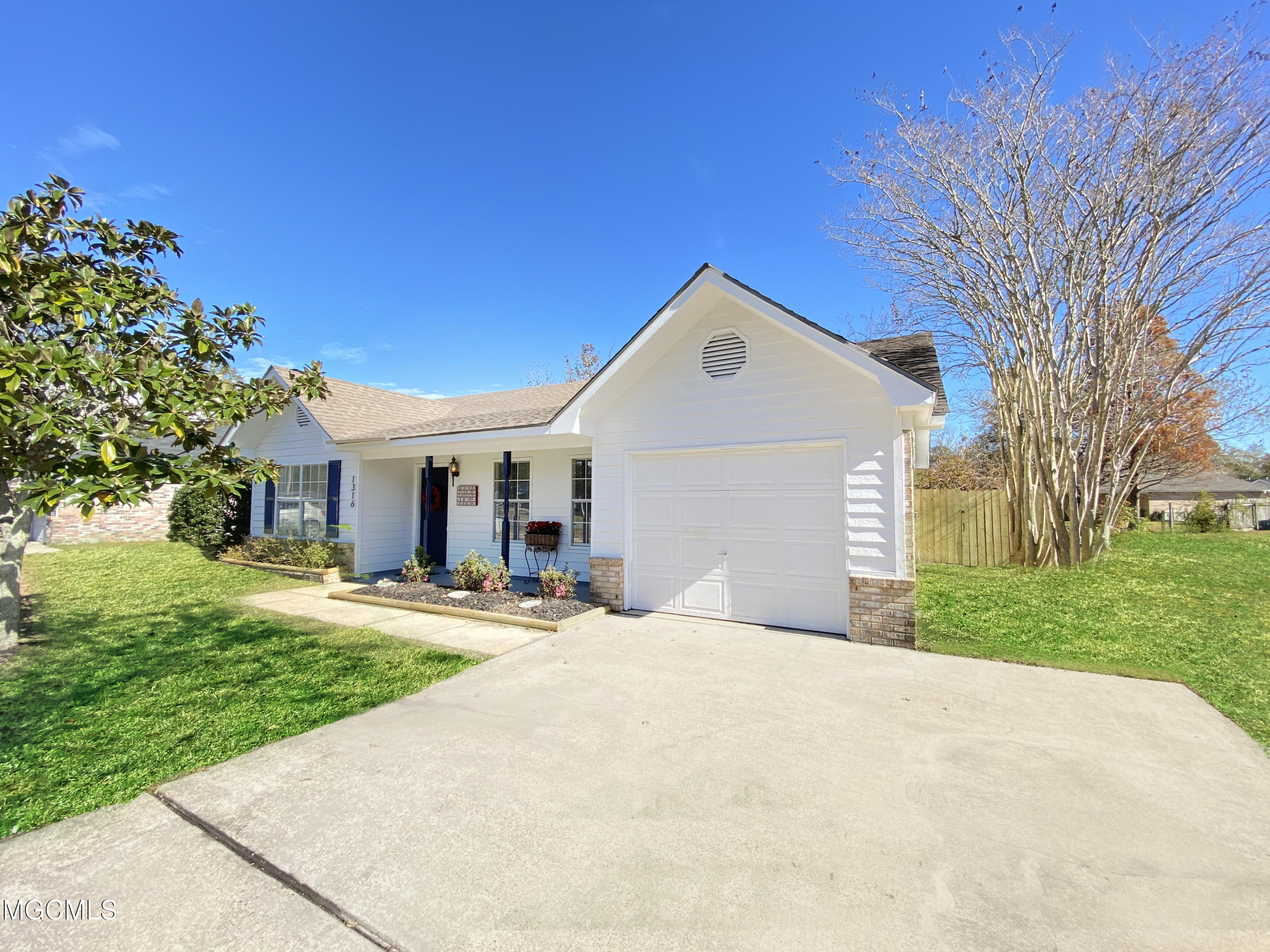 1316 Deana Road Ocean Springs, MS 39564 - Photo 2 of 23 IMG_2663 copy