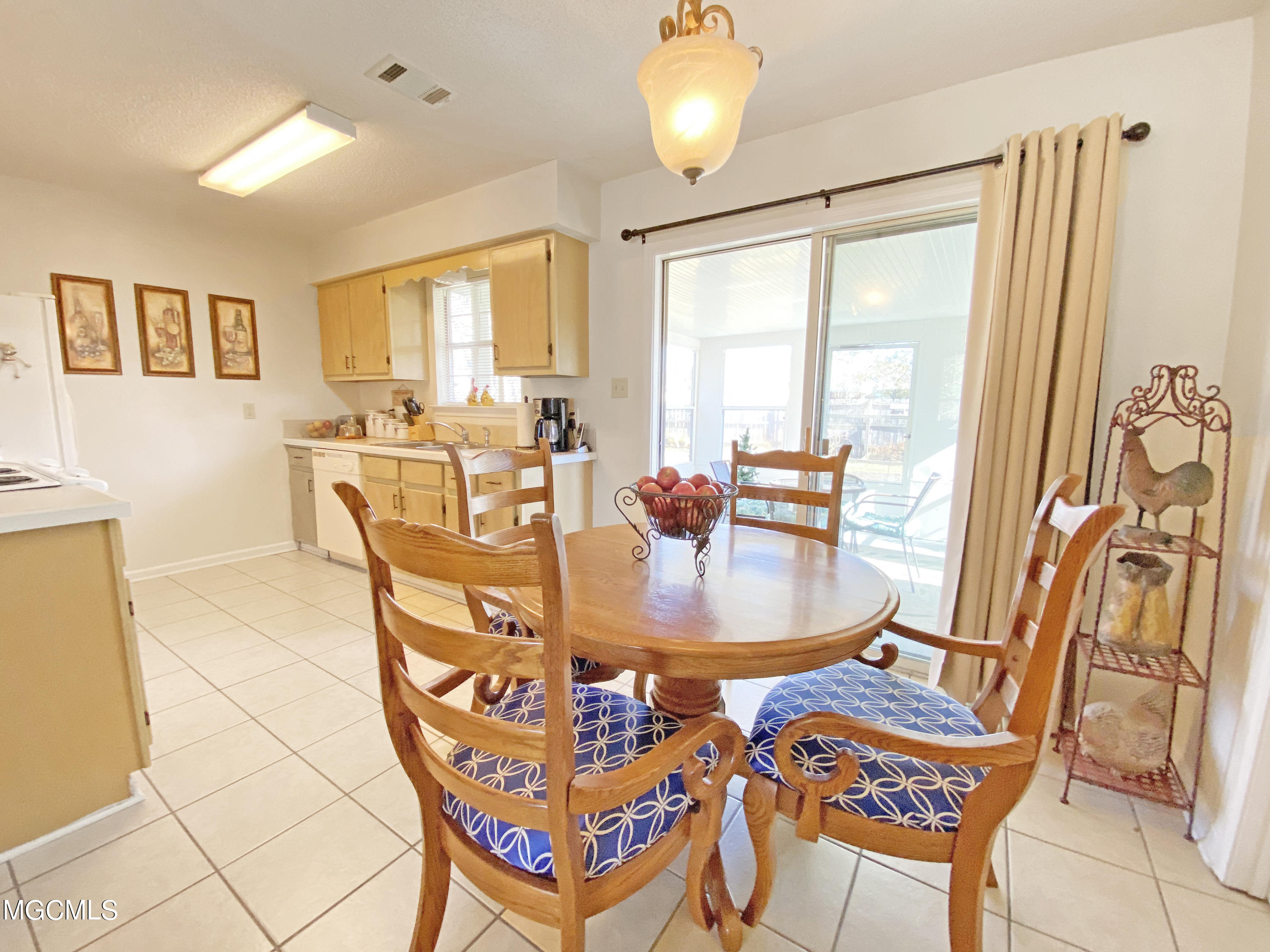 1316 Deana Road Ocean Springs, MS 39564 - Photo 7 of 23 IMG_2695 copy