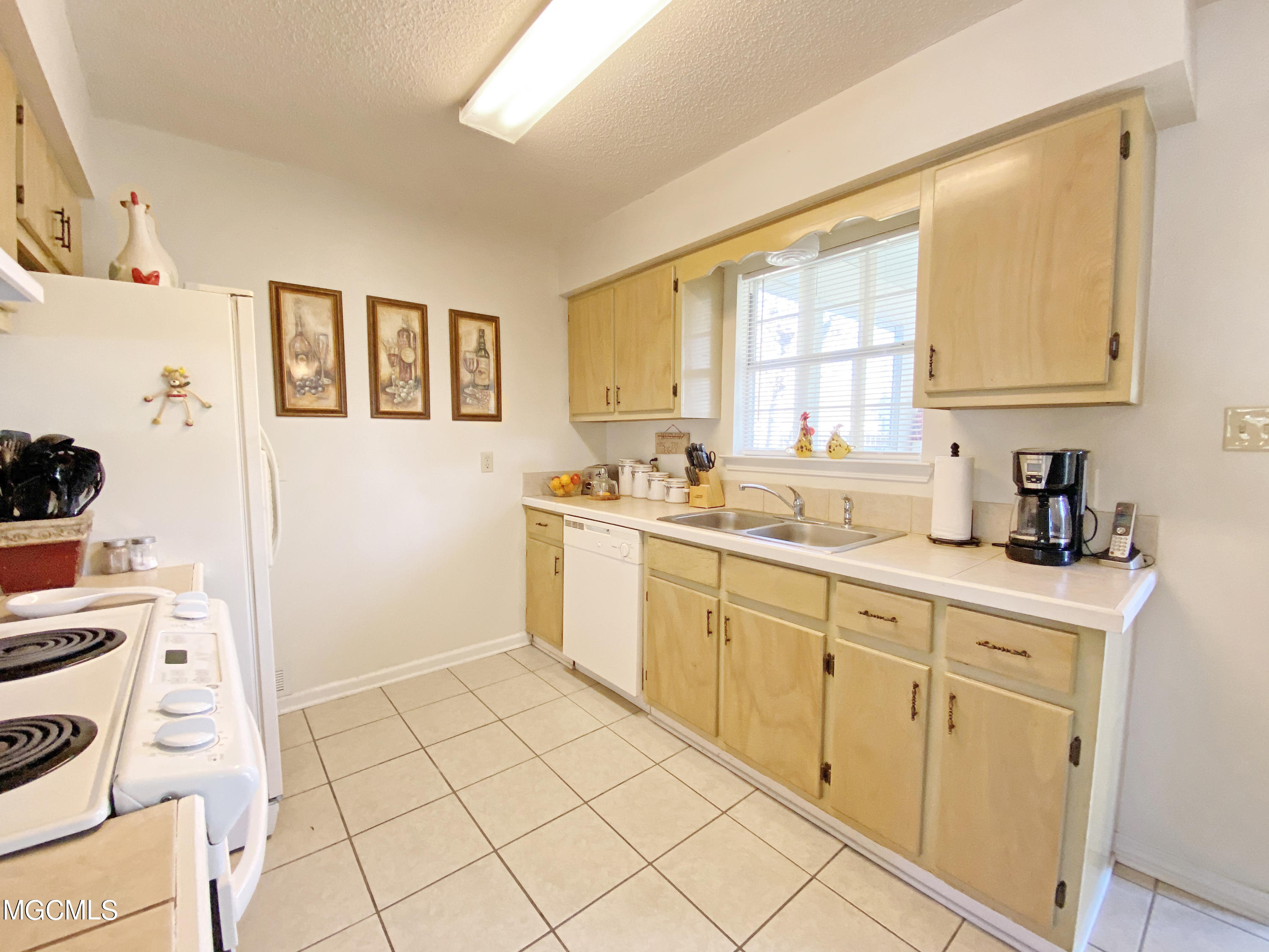 1316 Deana Road Ocean Springs, MS 39564 - Photo 9 of 23 IMG_2687 copy