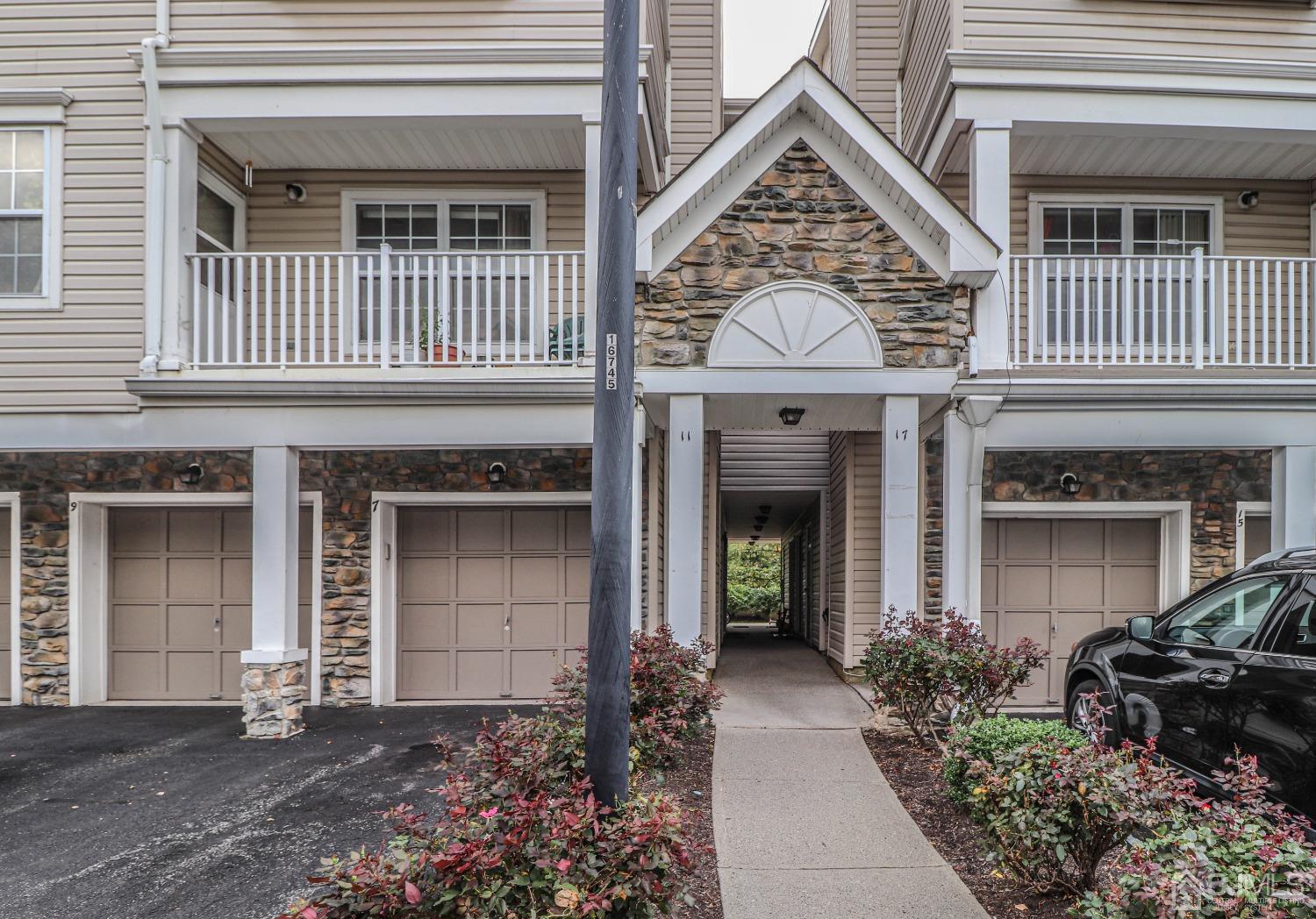 9 Prestwick Way, Edison, NJ 08820 Compass