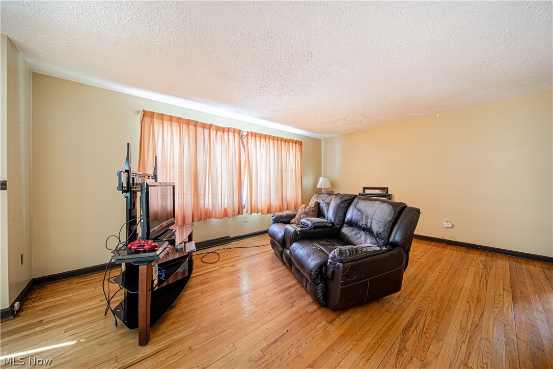 2353 Antioch Road Perry, OH 44081 - Photo 9 of 34