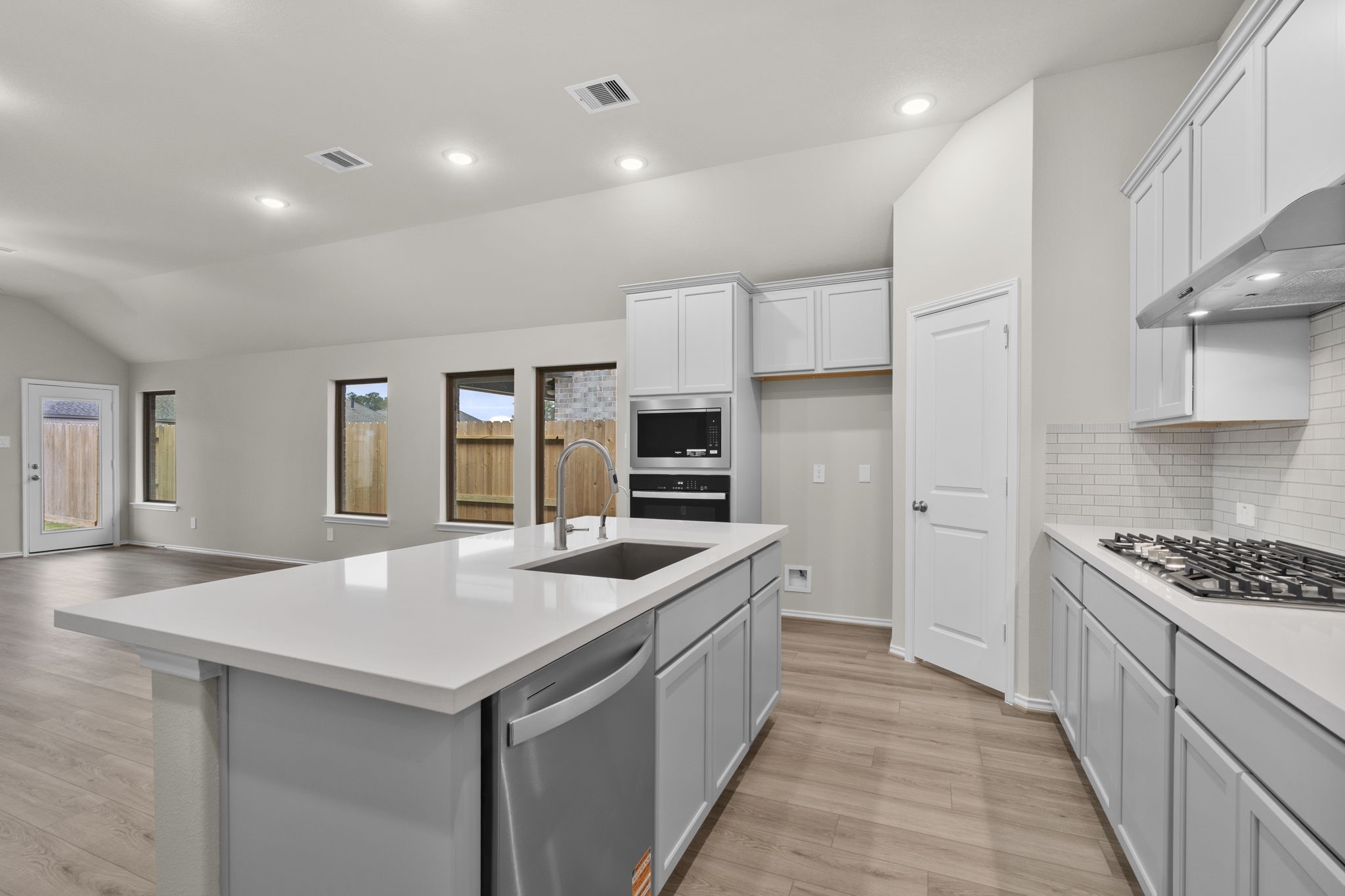 9526 Sierra Crest Lane Porter, TX 77365 - Photo 6 of 38