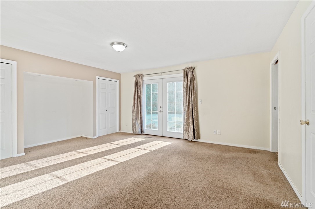 23347 Southeast May Valley Road Issaquah, WA 98027 - Photo 15 of 40