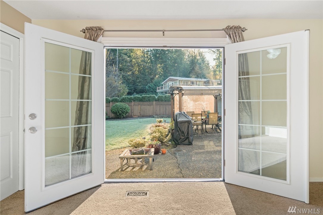23347 Southeast May Valley Road Issaquah, WA 98027 - Photo 17 of 40