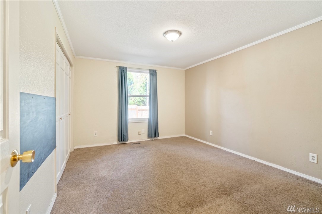 23347 Southeast May Valley Road Issaquah, WA 98027 - Photo 21 of 40