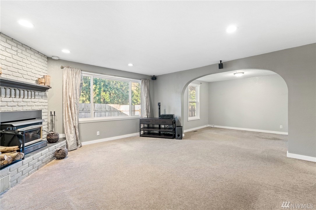 23347 Southeast May Valley Road Issaquah, WA 98027 - Photo 22 of 40