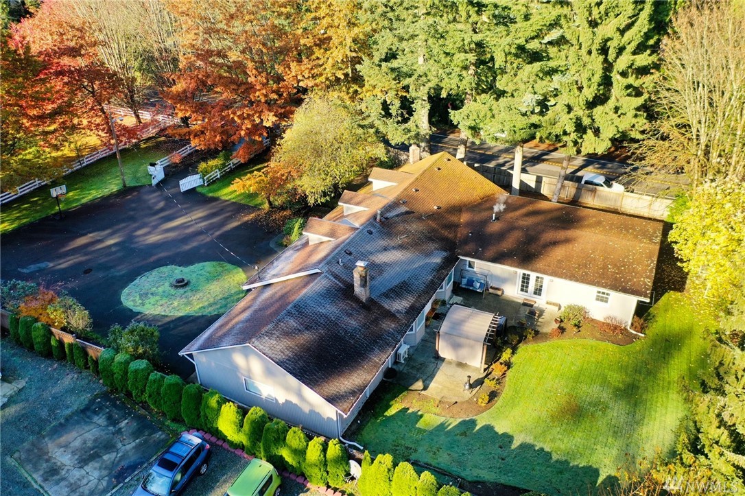 23347 Southeast May Valley Road Issaquah, WA 98027 - Photo 37 of 40