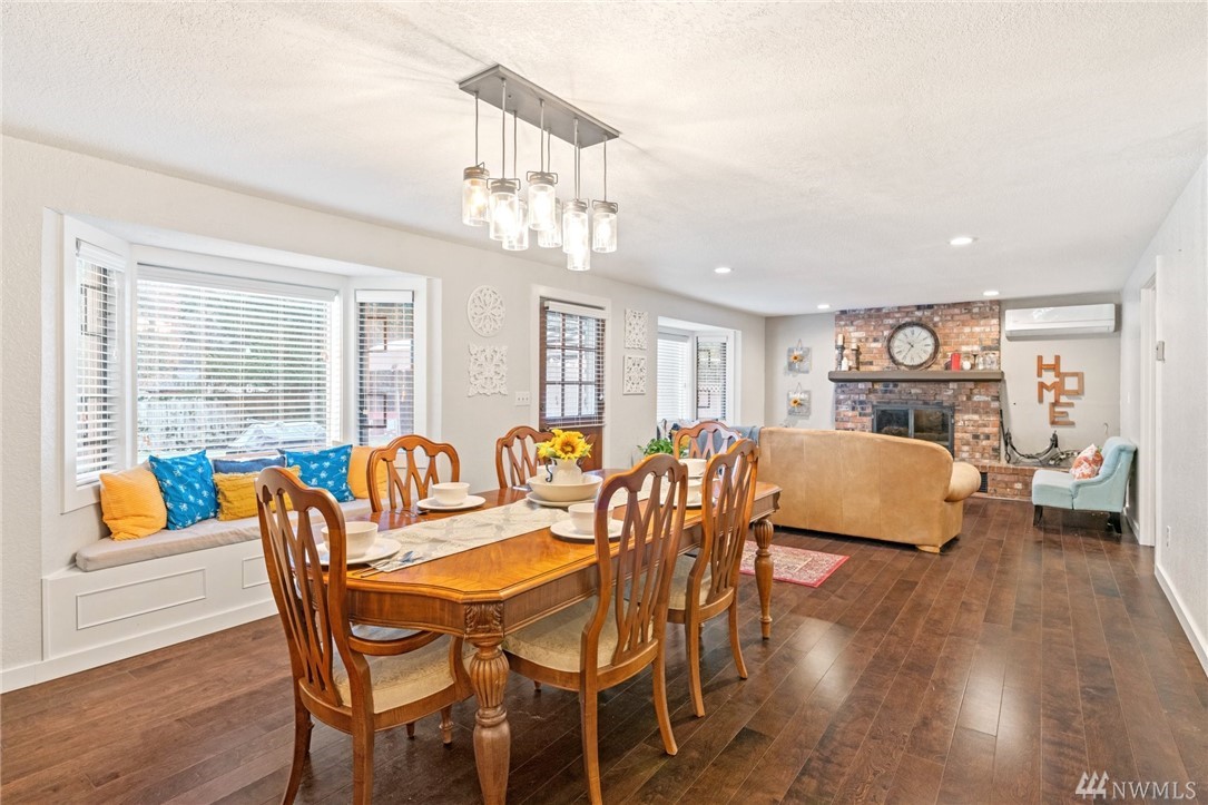 23347 Southeast May Valley Road Issaquah, WA 98027 - Photo 10 of 40