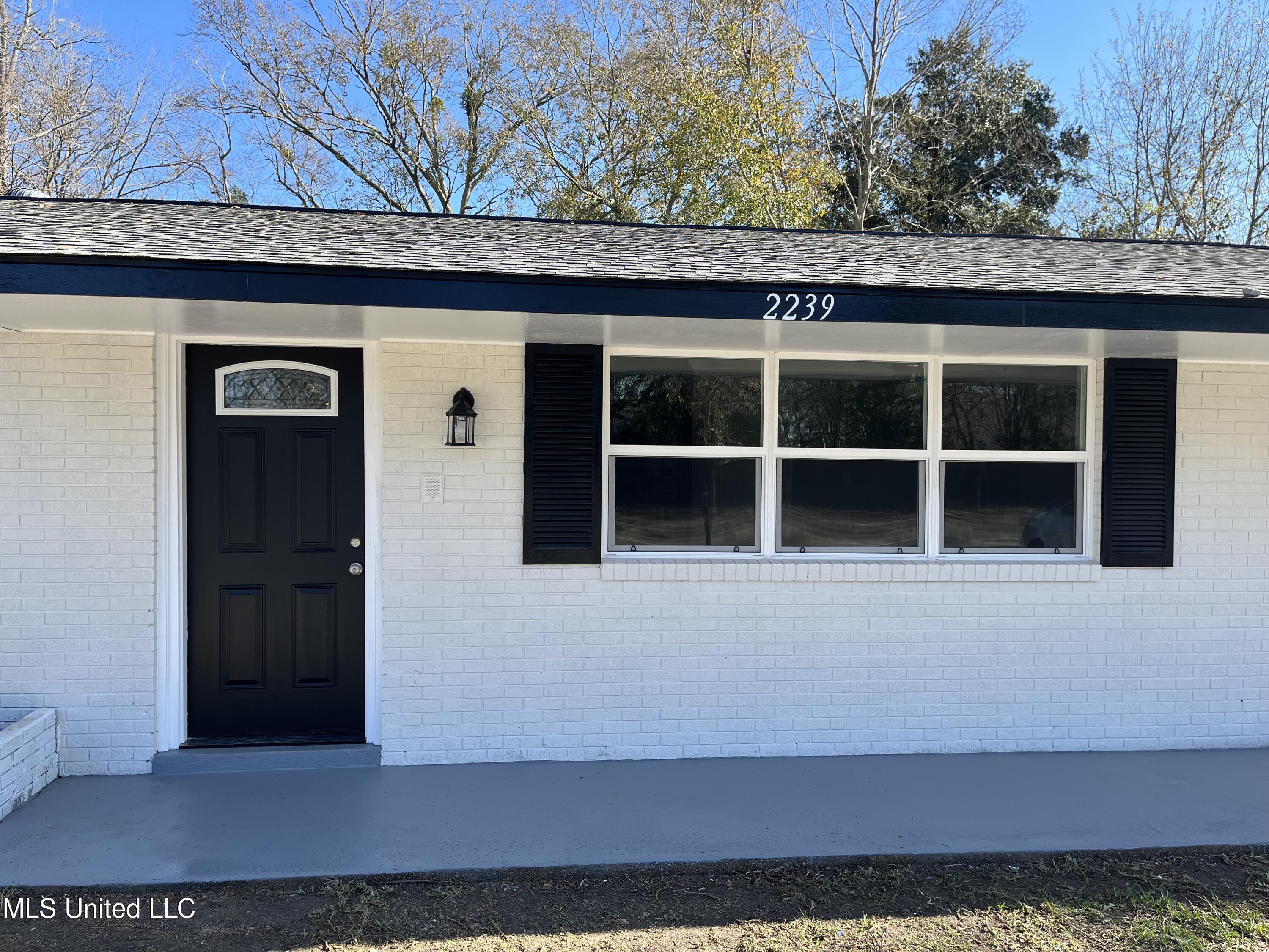2239 Old Popp's Ferry Road Biloxi, MS 39532 - Photo 2 of 29 IMG_3226
