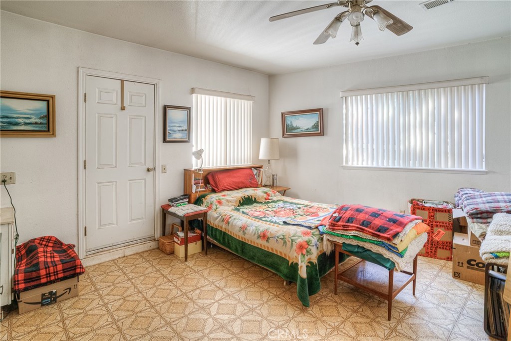 1361 Mt Ida Road Oroville, CA 95966 - Photo 15 of 44 a bedroom that has a bed and a chair in it