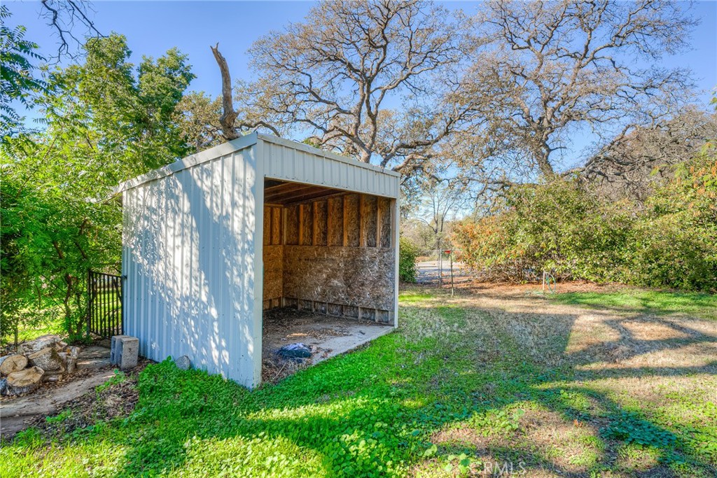 1361 Mt Ida Road Oroville, CA 95966 - Photo 32 of 44 a view of back yard of the house
