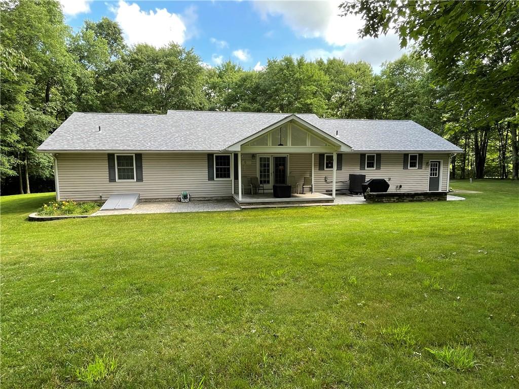 123 Hunt Road Butler, PA 16001 - Photo 36 of 44 a front view of a house with garden