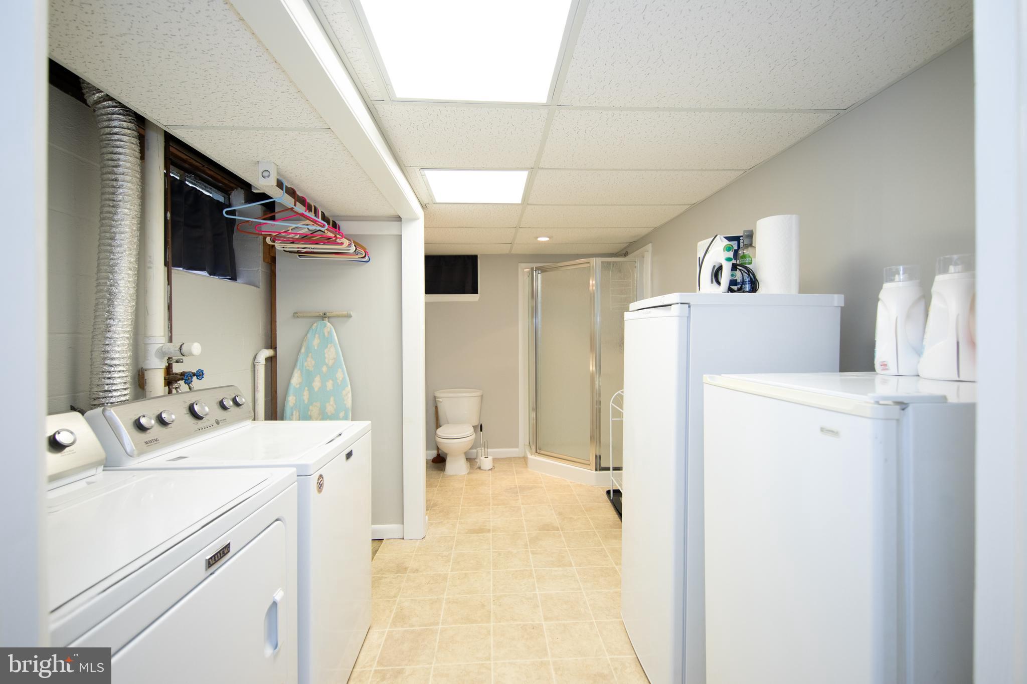214 W Road Essex, MD 21221 - Photo 25 of 33 Laundry room