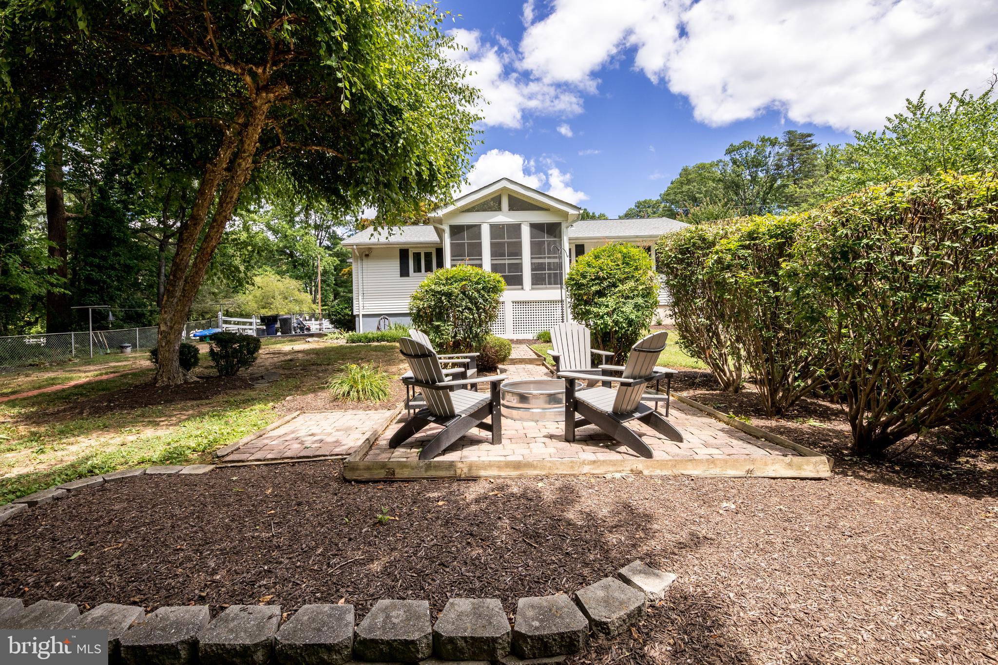 214 W Road Essex, MD 21221 - Photo 28 of 33 Great place to relax!