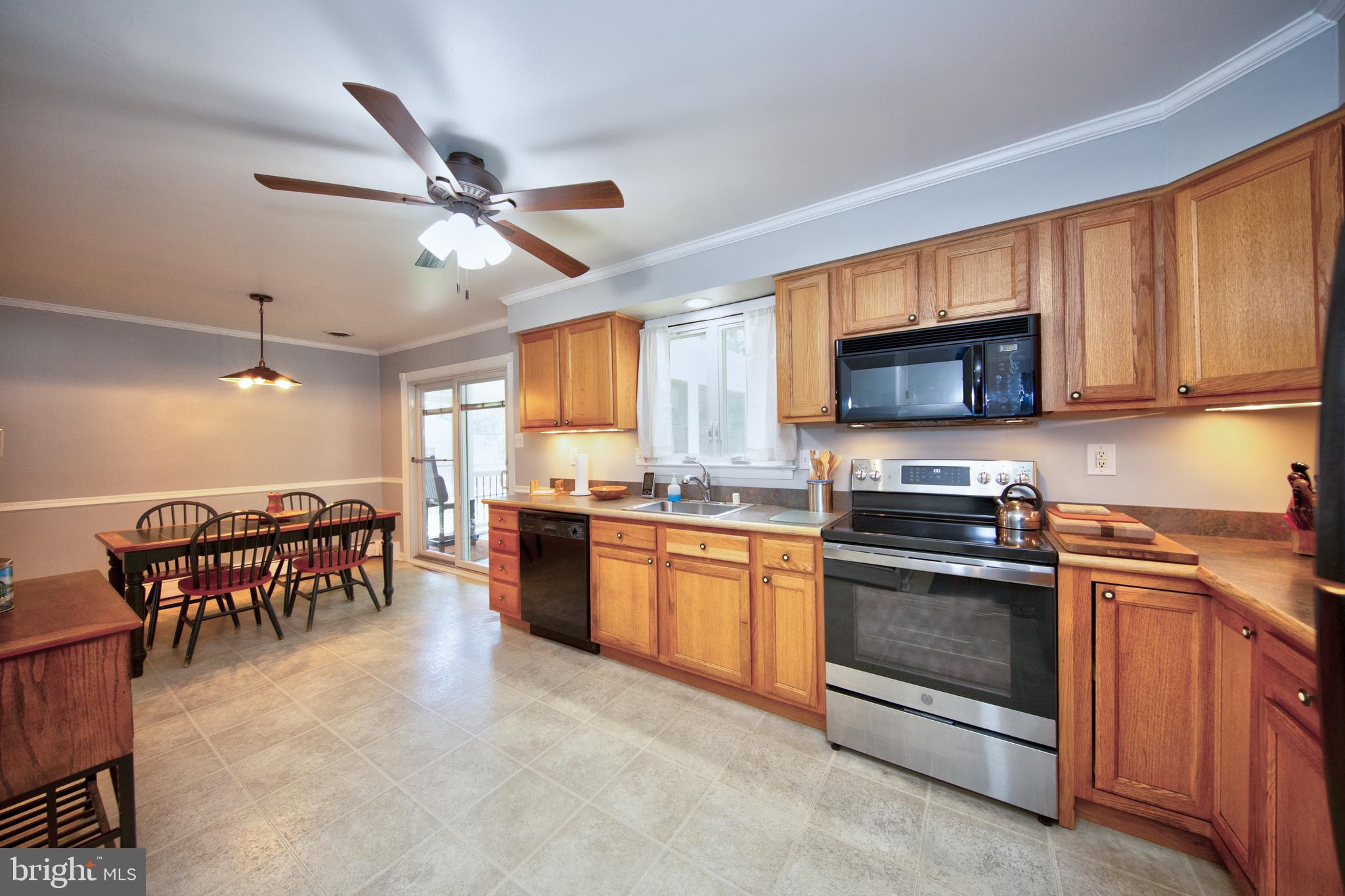 214 W Road Essex, MD 21221 - Photo 8 of 33 Large eat in kitchen