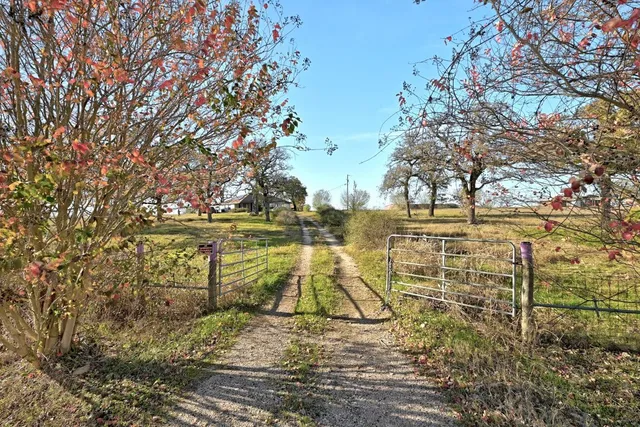 $609,000 | 162 Farm To Market 672, Dale, TX 78616