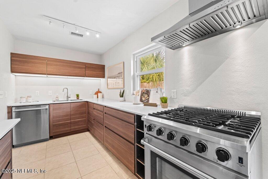 885 Seminole Road Atlantic Beach, FL 32233 - Photo 15 of 43 Kitchen