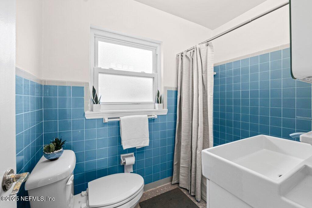 885 Seminole Road Atlantic Beach, FL 32233 - Photo 26 of 43 Bathroom