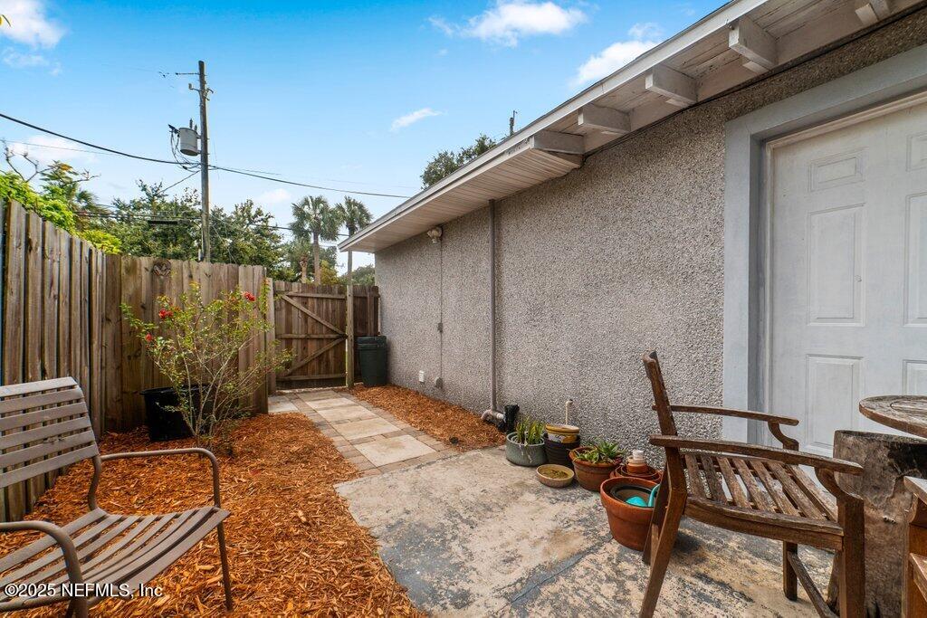 885 Seminole Road Atlantic Beach, FL 32233 - Photo 34 of 43 Side Gate