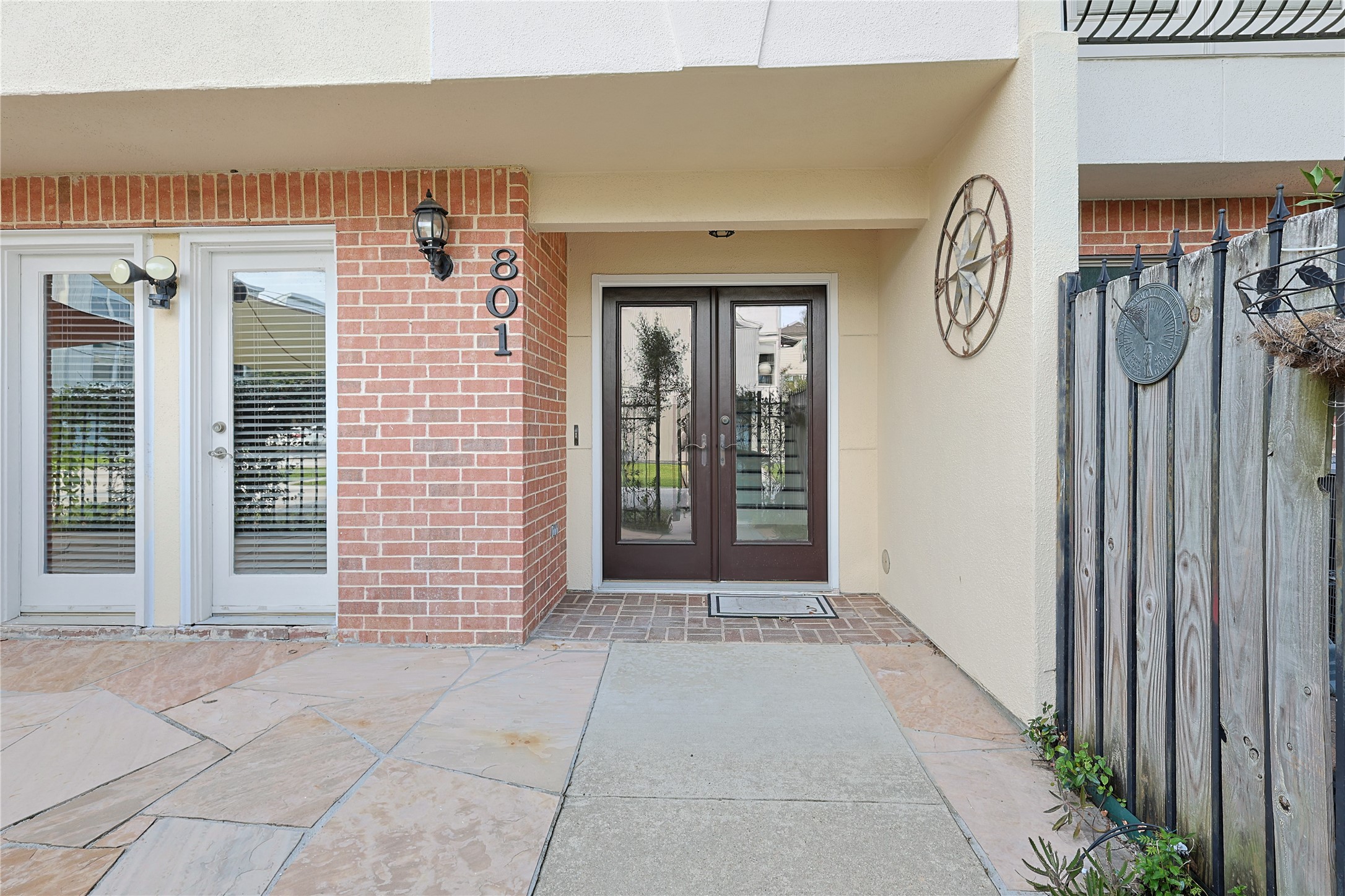 801 Knox Street Houston, TX 77007 - Photo 1 of 33 a view of front door of house