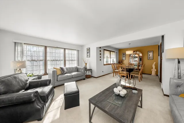 $297,000 | 71 Hereford Drive, Crete, IL 60417