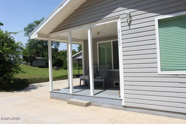 $225,000 | 2100 3rd Avenue, Sneads, FL 32460