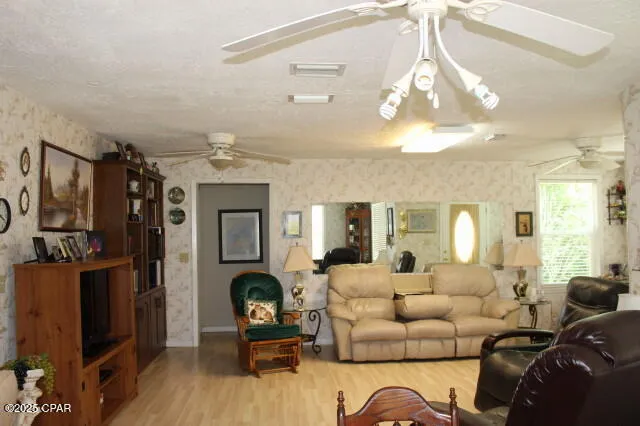 $225,000 | 2100 3rd Avenue, Sneads, FL 32460