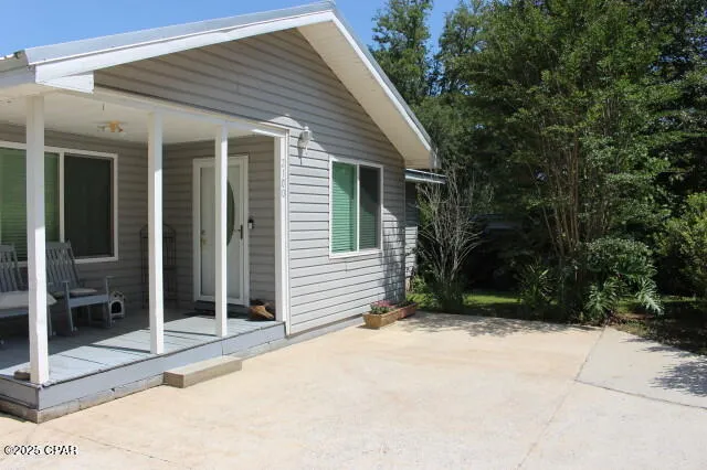 $225,000 | 2100 3rd Avenue, Sneads, FL 32460