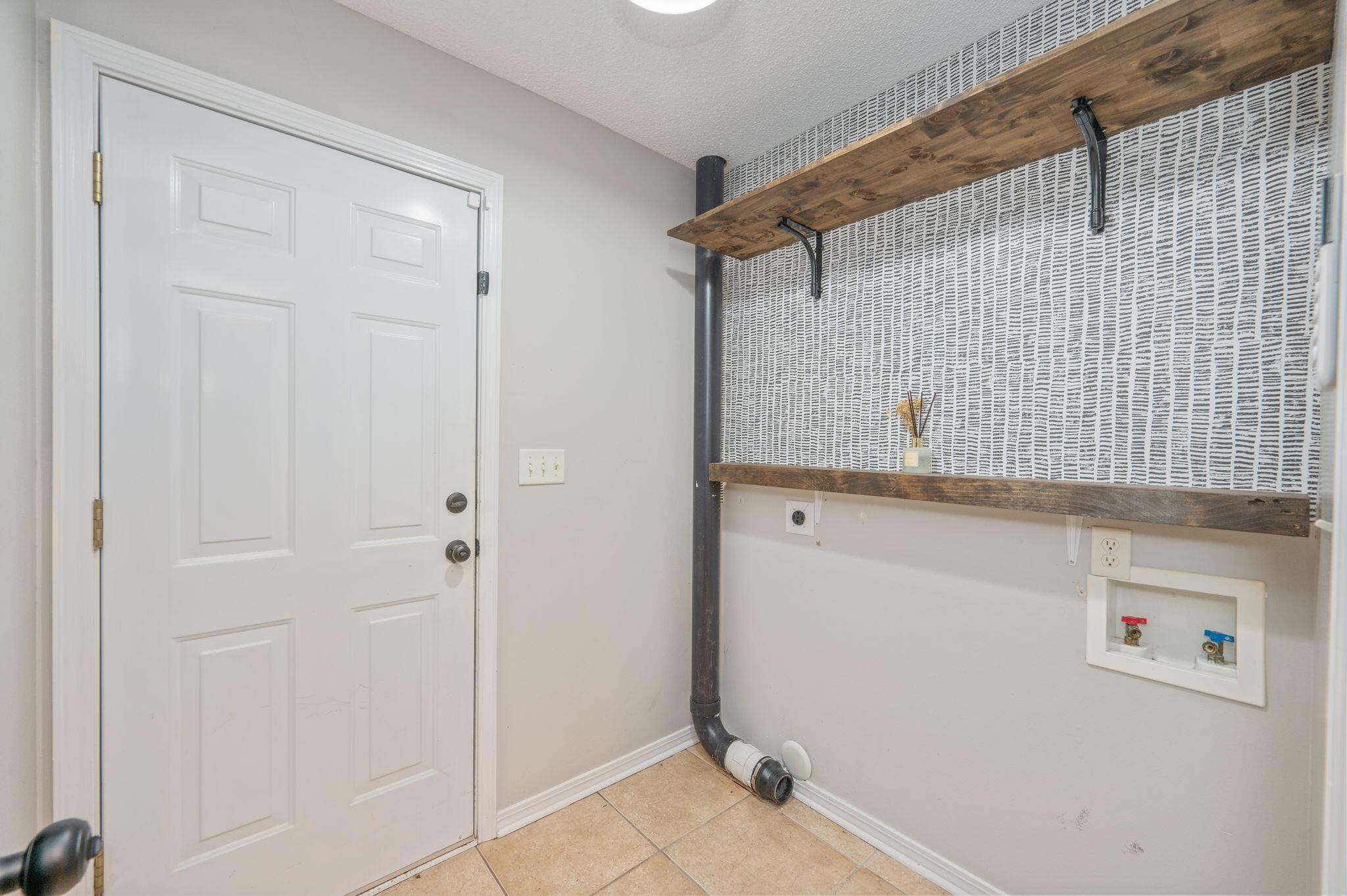 1681 Lady Lane Baker, FL 32531 - Photo 36 of 44 39-web-or-mls-1681-lady-ln
