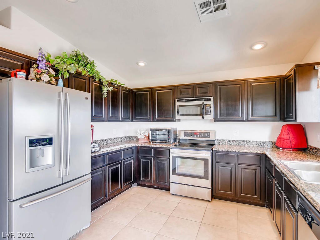 4629 Silverwind Road North Las Vegas, NV 89031 - Photo 9 of 30 Gallery Image 9