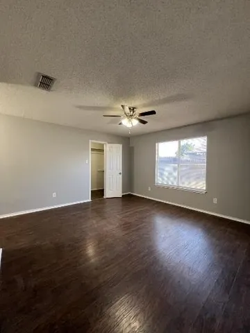 $1,450 | 6101 9th Drive, Lubbock, TX 79416